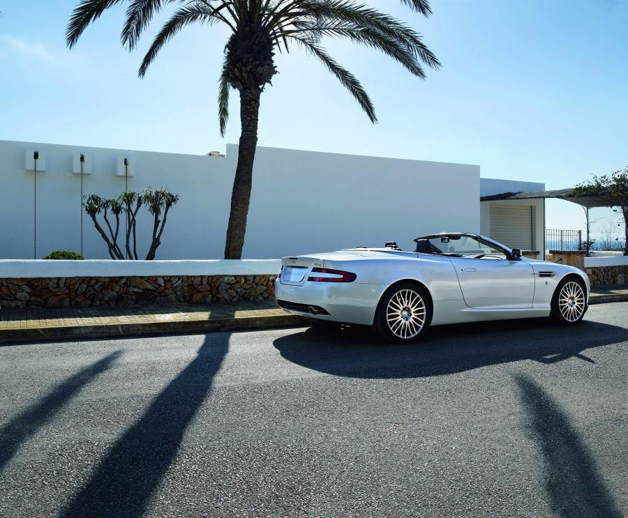  Aston Martin DB9 Volante 2010 года  (WW) (фото 4 из 8)